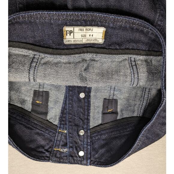 Free People Skirt Women's 4 Mini Denim Dark Boho Button Preppy Academia Y2K EUC - Picture 10 of 12